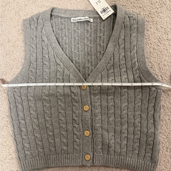 The A&F Mara Cable Button-Up Sweater Vest - Picture 8 of 8
